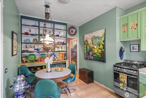 5833 Woodlawn Avenue N Seattle WA 98103