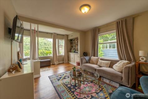 7945 9th Avenue SW Seattle WA 98106