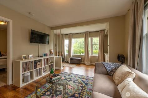 7945 9th Avenue SW Seattle WA 98106