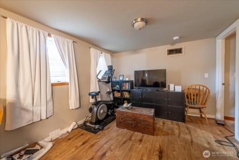 7945 9th Avenue SW Seattle WA 98106
