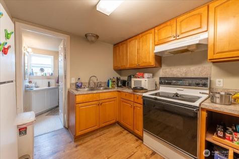 7945 9th Avenue SW Seattle WA 98106