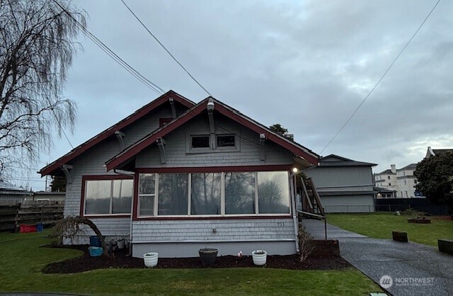 711 N Hoquiam WA 98550