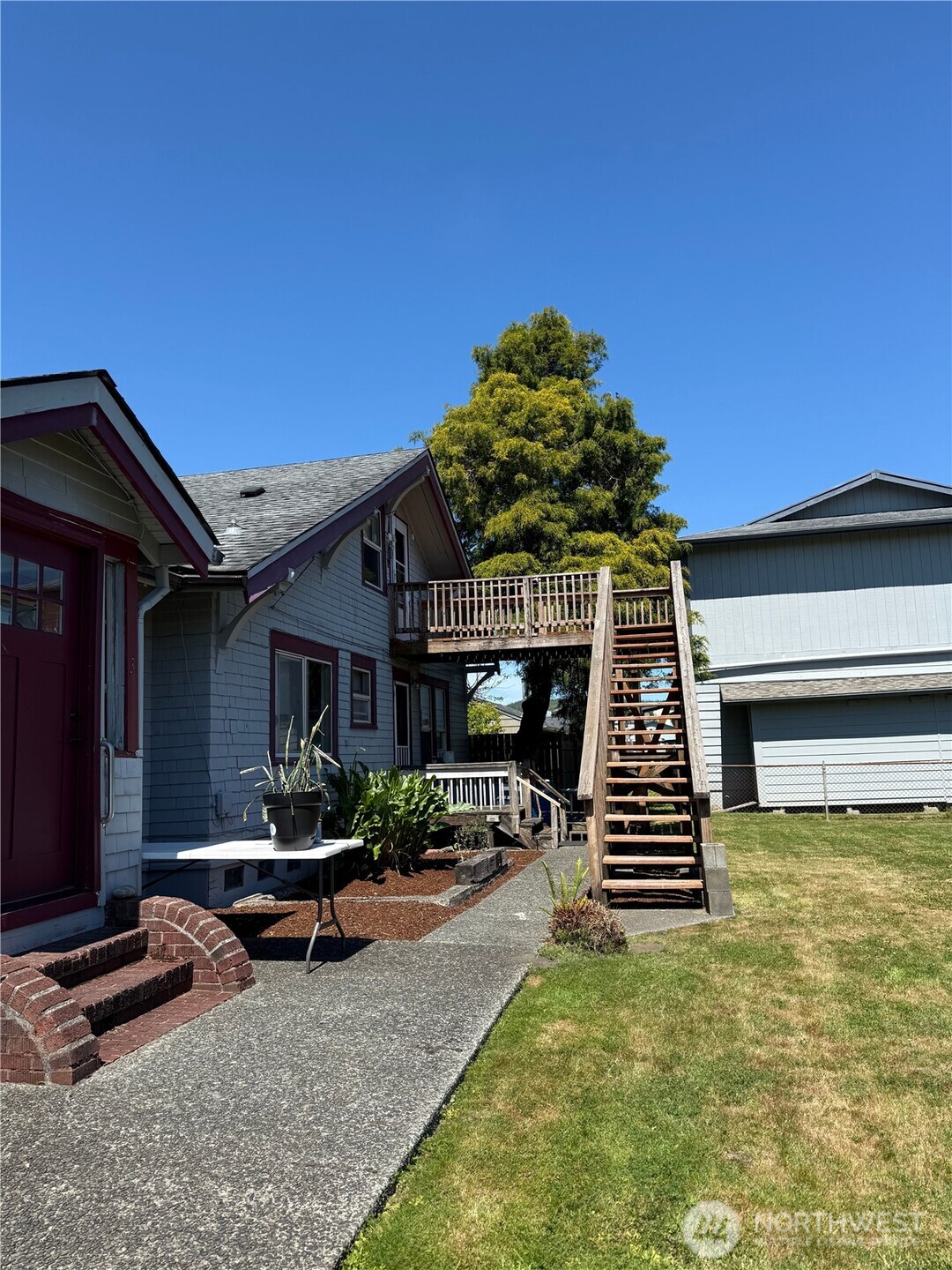 711 N Hoquiam WA 98550