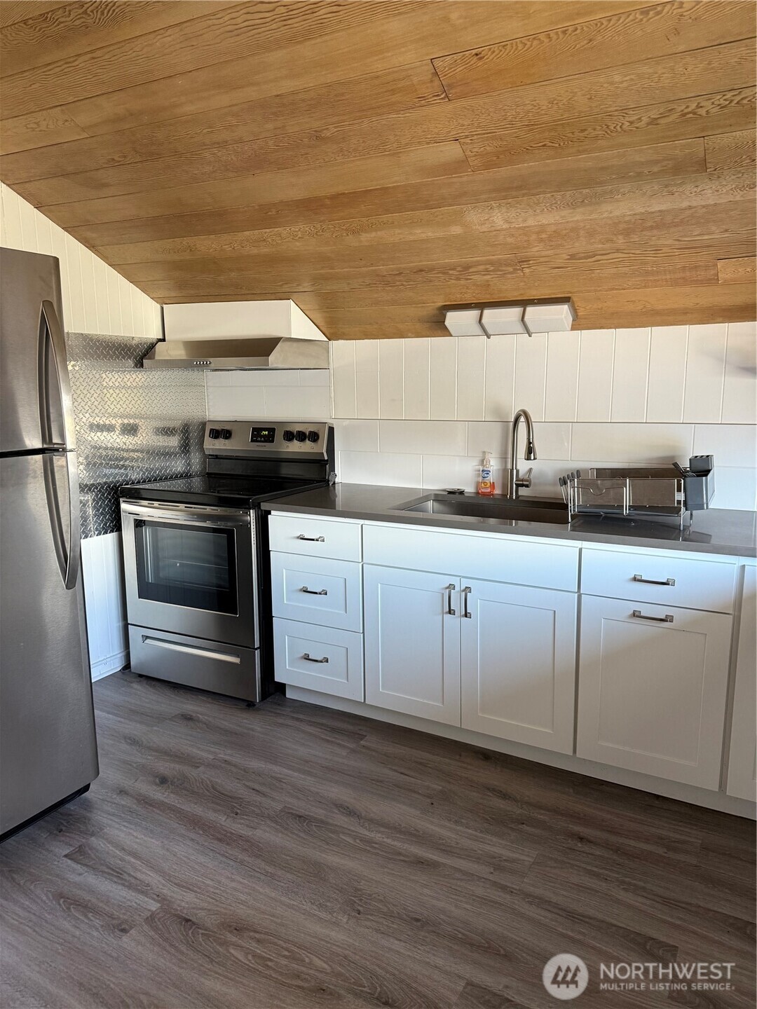 711 N Hoquiam WA 98550