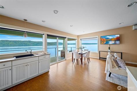 23832 N Us Highway 101 Hoodsport WA 98548