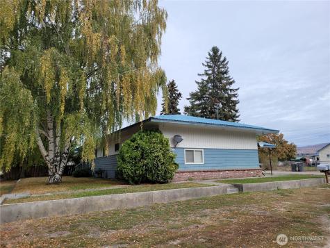 615 5th Street Oroville WA 98844