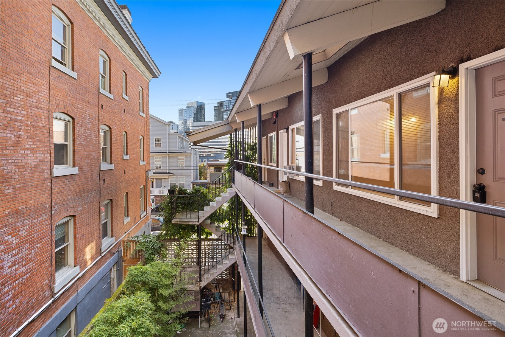 1718 Summit Avenue Seattle WA 98122