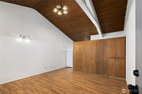1718 Summit Avenue Seattle WA 98122