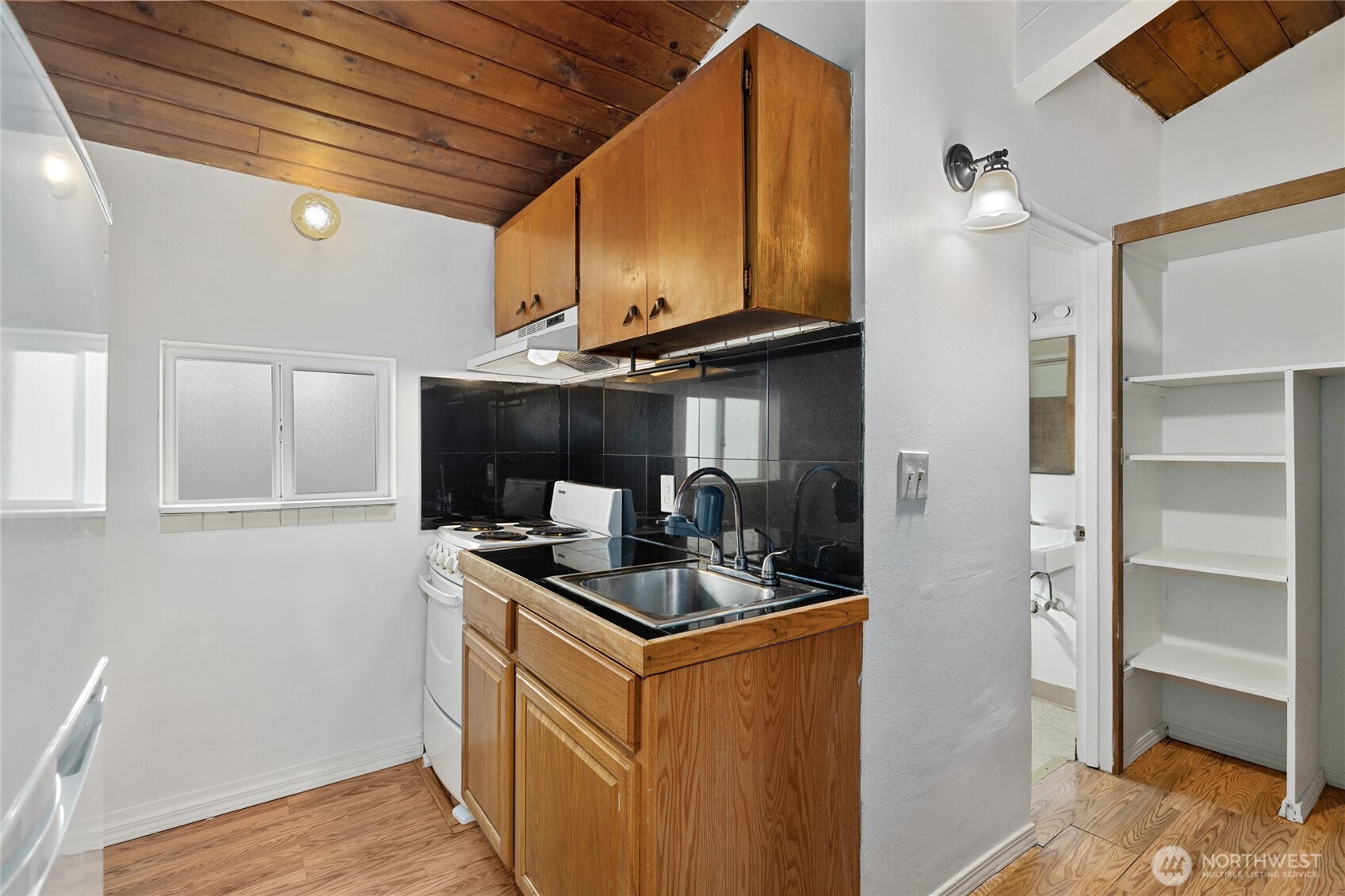 1718 Summit Avenue Seattle WA 98122