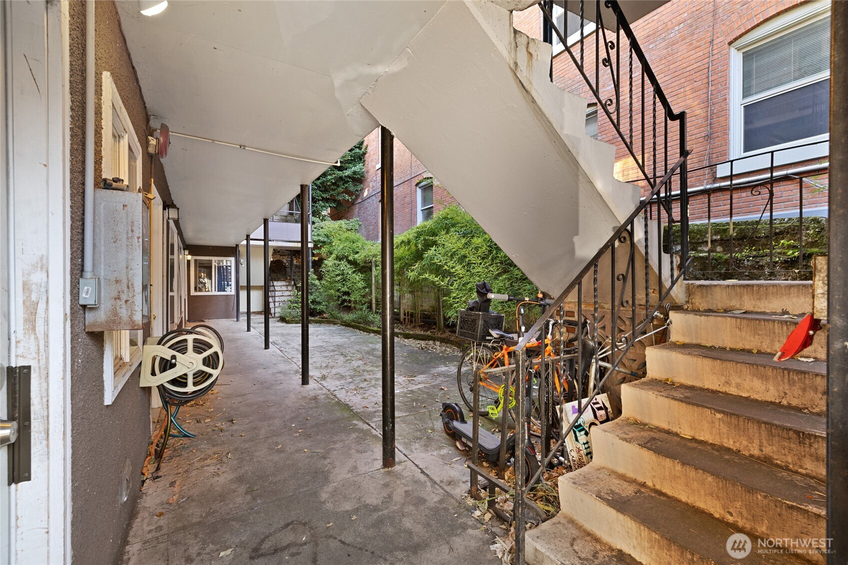 1718 Summit Avenue Seattle WA 98122