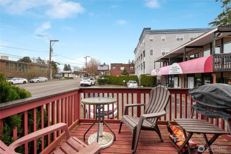 2014 SW 152nd Street Burien WA 98166