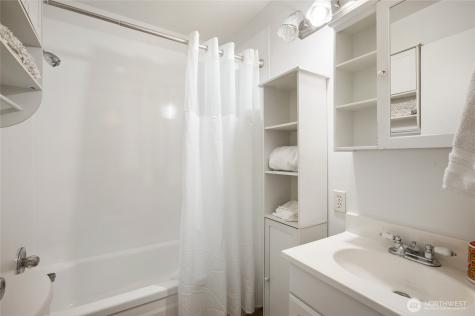 2014 SW 152nd Street Burien WA 98166