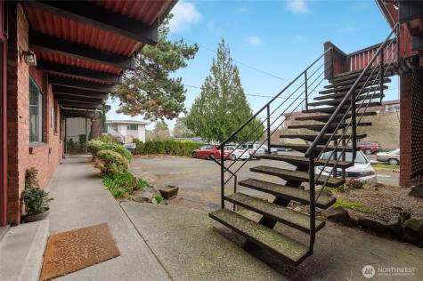 2014 SW 152nd Street Burien WA 98166