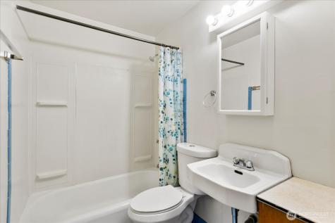 4912 Evanston Avenue N Seattle WA 98103