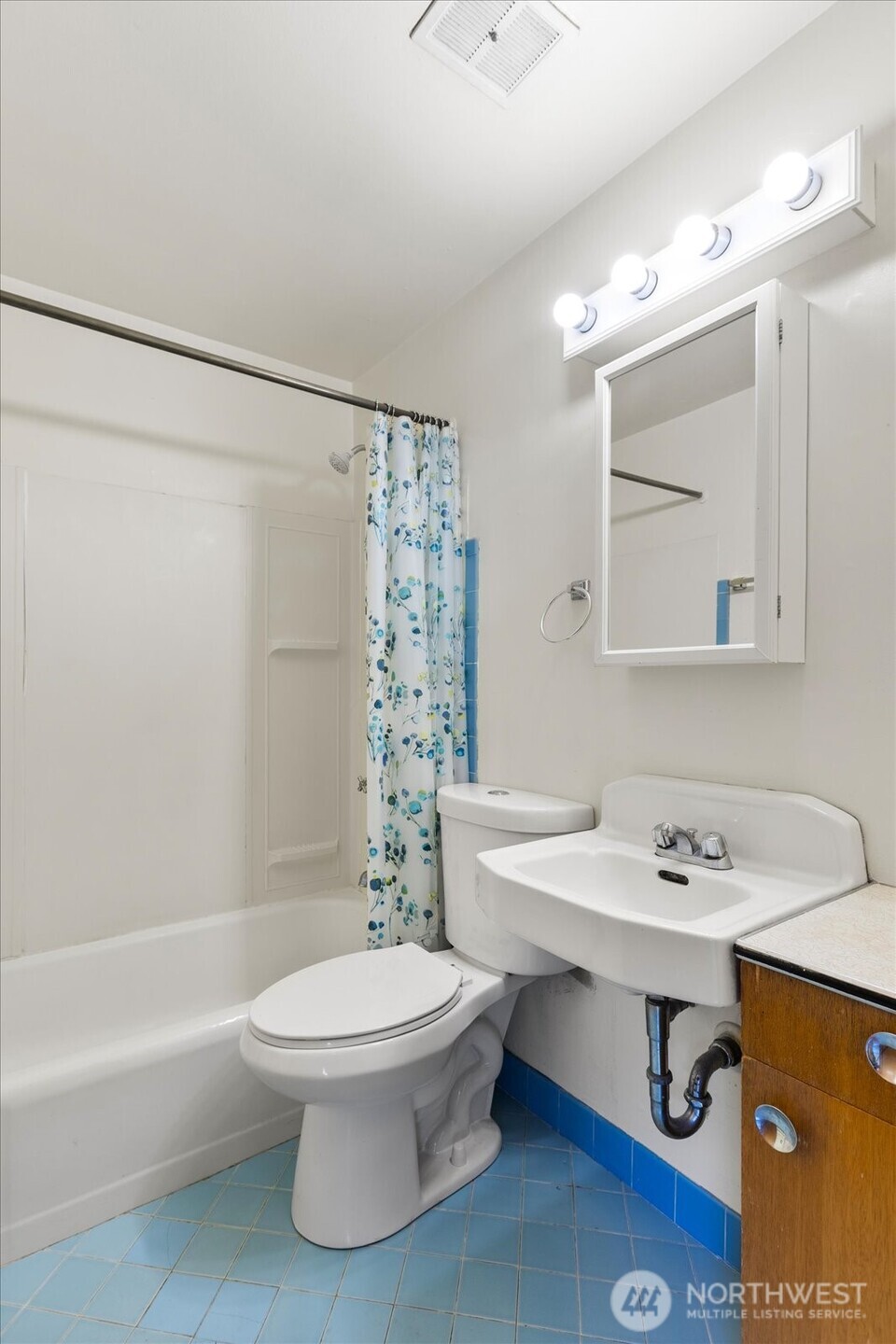 4912 Evanston Avenue N Seattle WA 98103