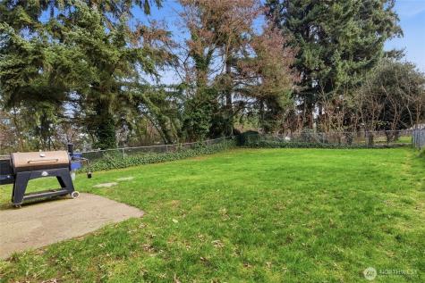 11209 89th Avenue Court E Puyallup WA 98373