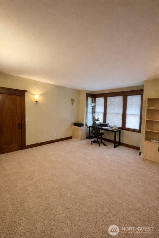 812 E Gwinn Place Seattle WA 98102