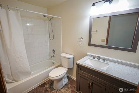 108 Kensington Avenue SW Kent WA 98030