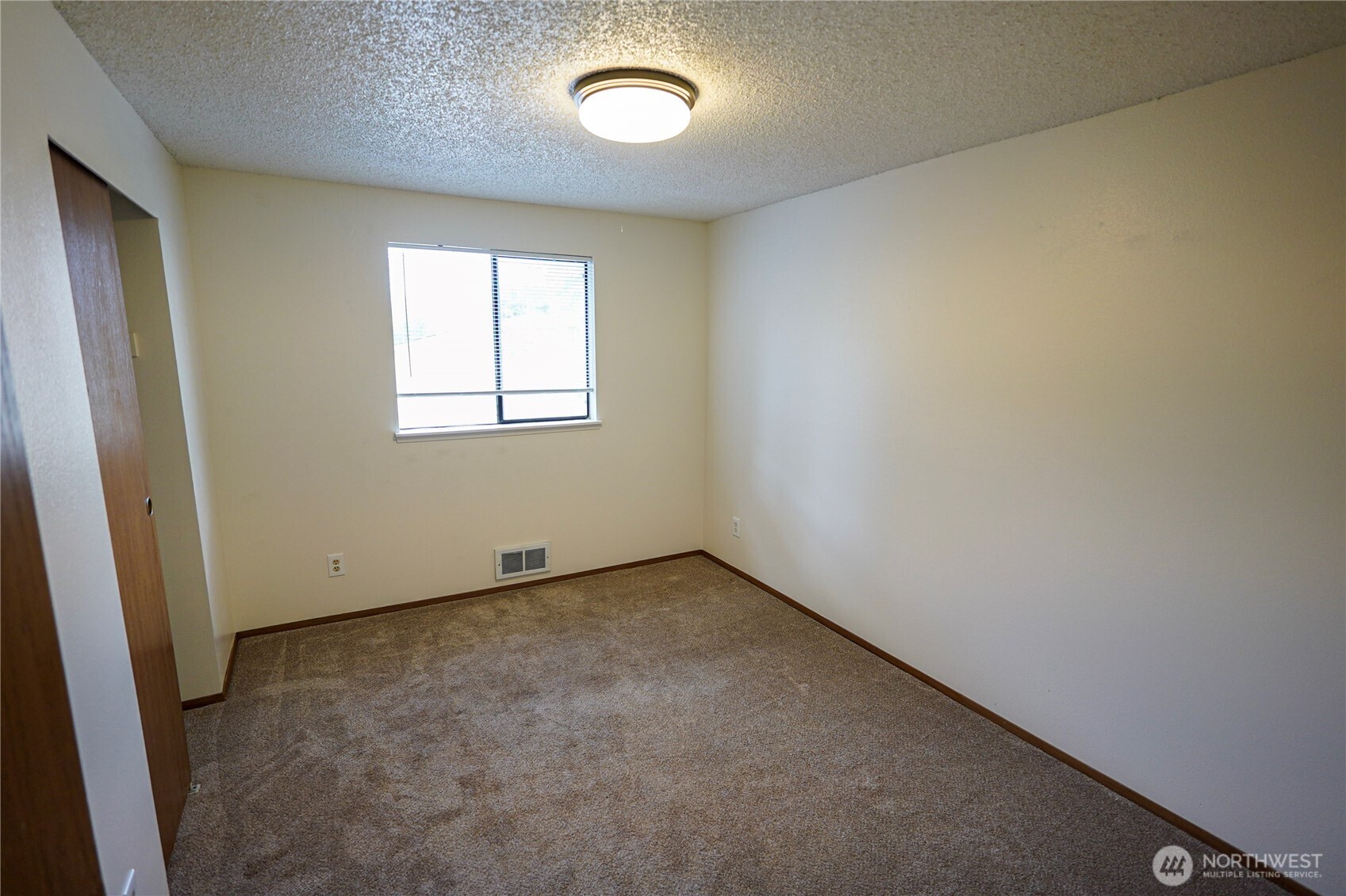 108 Kensington Avenue SW Kent WA 98030
