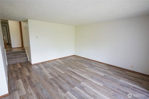 108 Kensington Avenue SW Kent WA 98030