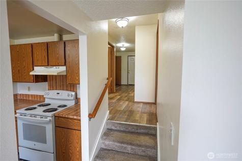 108 Kensington Avenue SW Kent WA 98030