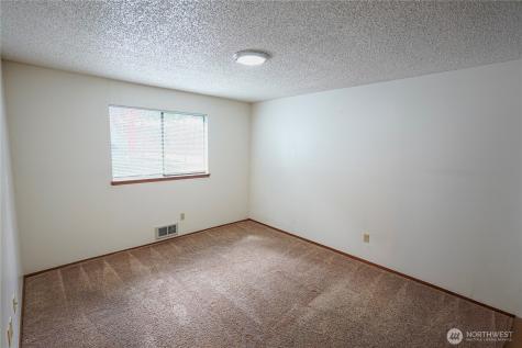 108 Kensington Avenue SW Kent WA 98030