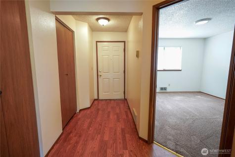 108 Kensington Avenue SW Kent WA 98030