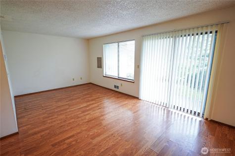 108 Kensington Avenue SW Kent WA 98030