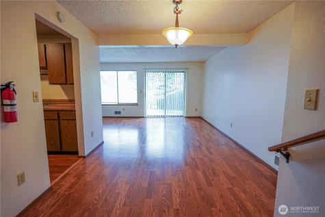 108 Kensington Avenue SW Kent WA 98030