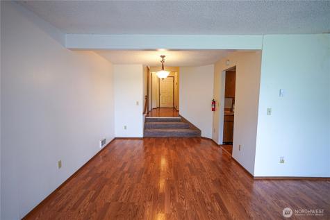 108 Kensington Avenue SW Kent WA 98030