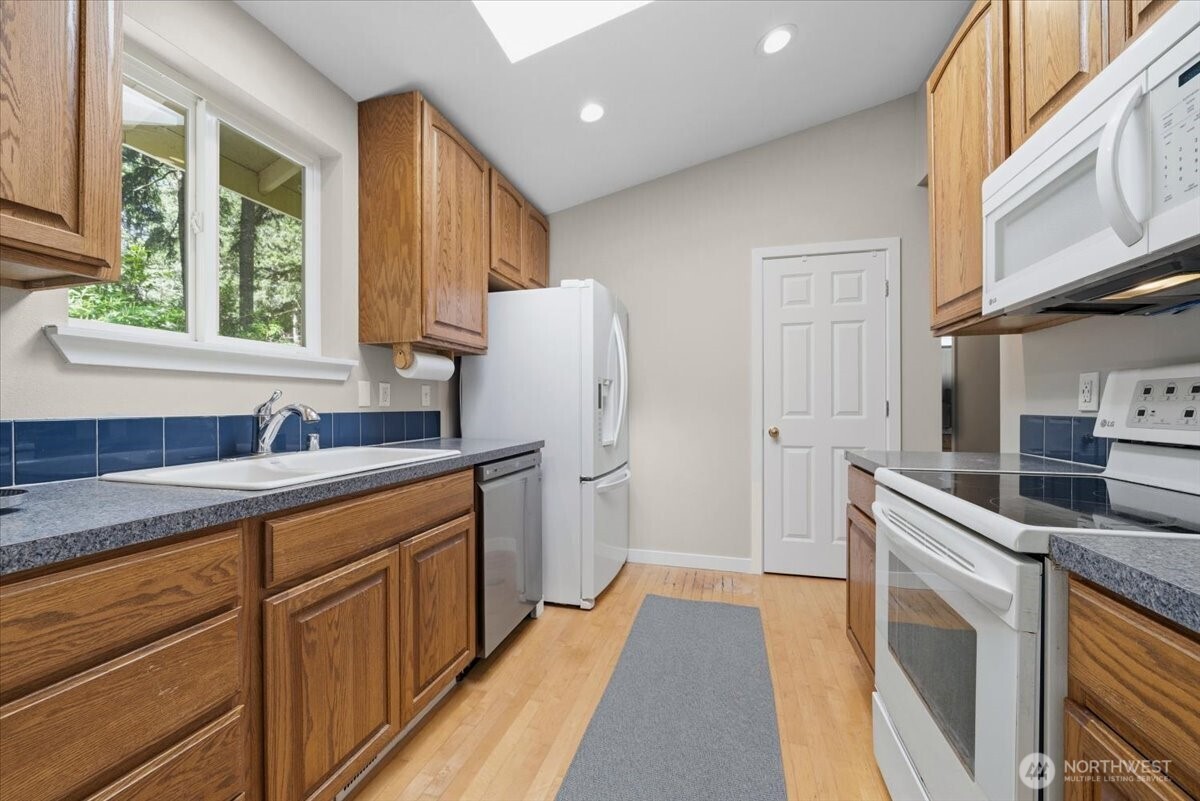 879 Kamus Way Fox Island WA 98333