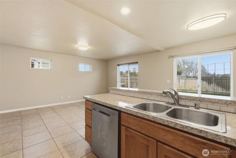 226 E Whitman Drive College Place WA 99324