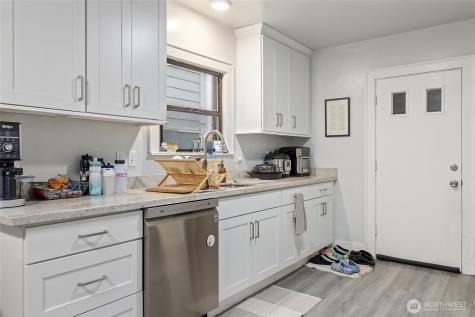 6110 8th Avenue NW Seattle WA 98107