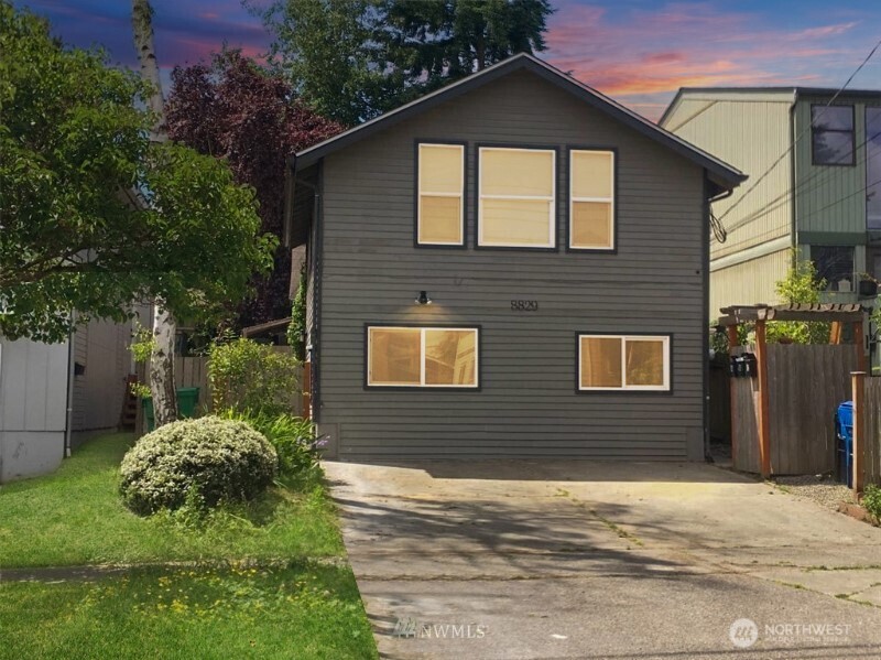 8829 Midvale Avenue N Seattle WA 98103