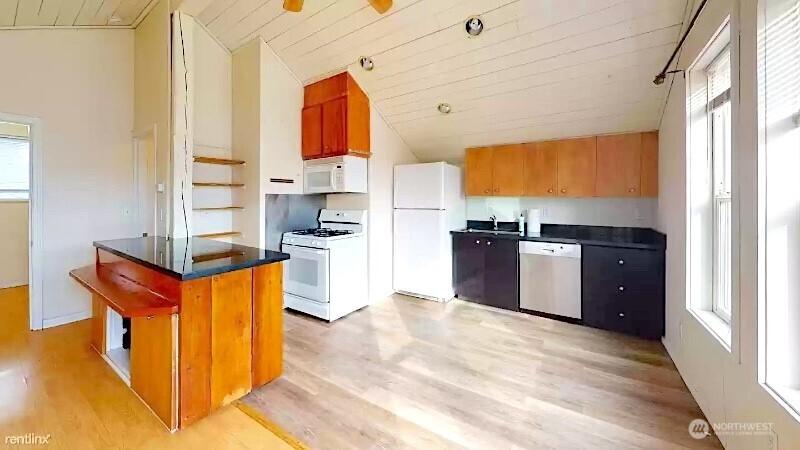 8829 Midvale Avenue N Seattle WA 98103