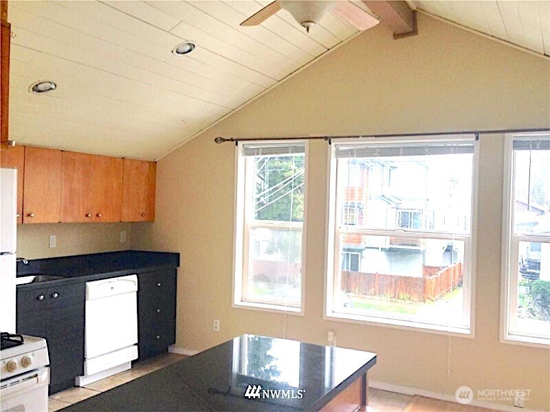 8829 Midvale Avenue N Seattle WA 98103