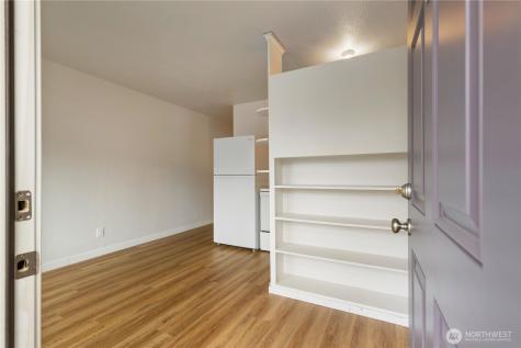 7618 Greenwood Avenue N Seattle WA 98103