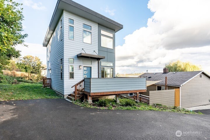10653 22nd Place S Seattle WA 98168