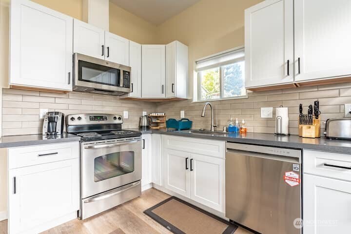 10653 22nd Place S Seattle WA 98168