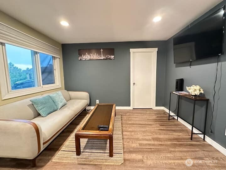 10653 22nd Place S Seattle WA 98168