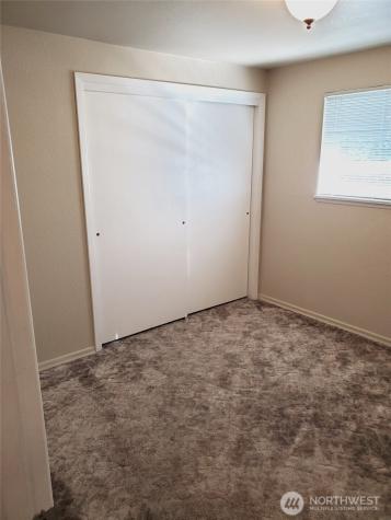 606 8th Street NW Puyallup WA 98371