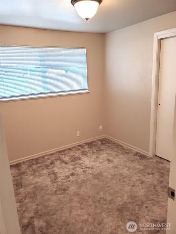 606 8th Street NW Puyallup WA 98371