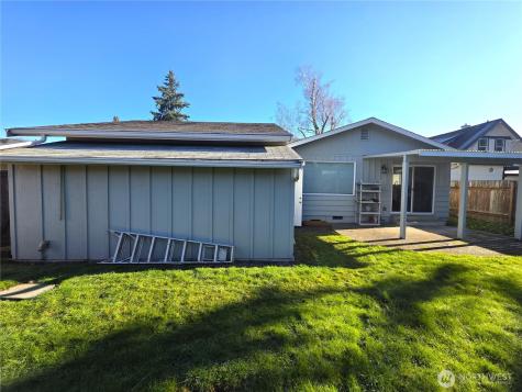 606 8th Street NW Puyallup WA 98371