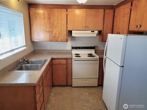 606 8th Street NW Puyallup WA 98371