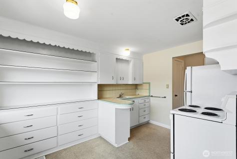 3604 Beach Drive SW Seattle WA 98116