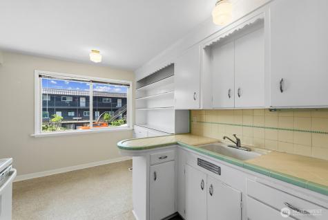 3604 Beach Drive SW Seattle WA 98116