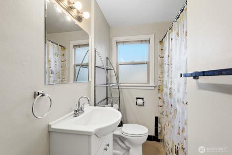3604 Beach Drive SW Seattle WA 98116