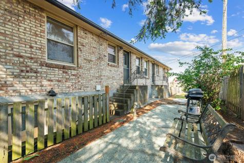 3604 Beach Drive SW Seattle WA 98116