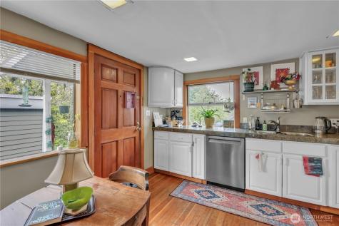 172 16th Avenue Seattle WA 98122