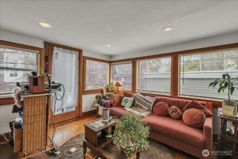 172 16th Avenue Seattle WA 98122